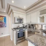 Villa Leone At The Retreat In Laguna Beach