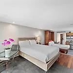14 West Boutique Hotel