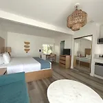 Capri Laguna On The Beach - A Boutique Hotel
