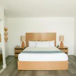 Capri Laguna On The Beach - A Boutique Hotel