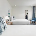 Pacific Edge Hotel