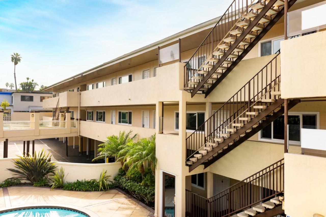 Hotel Pacific Edge