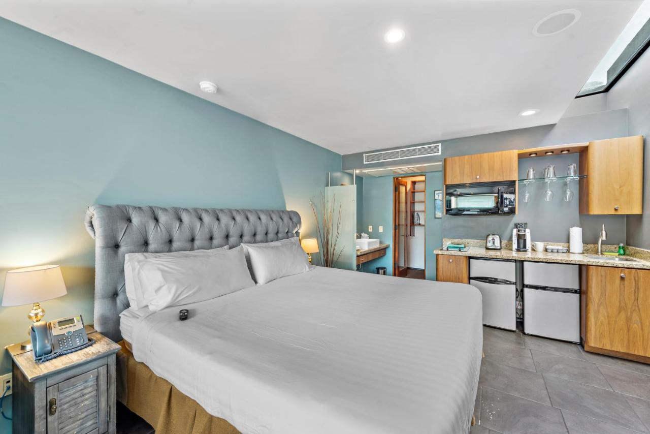 14 West Boutique * Laguna Beach
