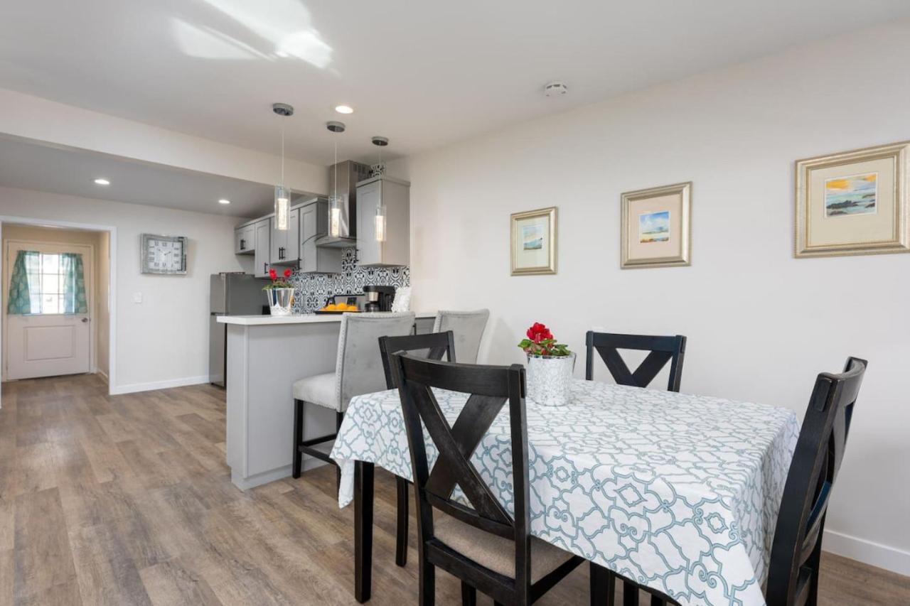 Holiday home 100 Percent New Stunning Huge Home, Garden Beach, Reserved Parking Laguna Beach