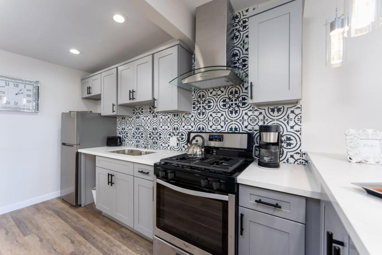 100 Percent New Stunning Huge Home, Garden Beach, Reserved Parking Holiday home Laguna Beach