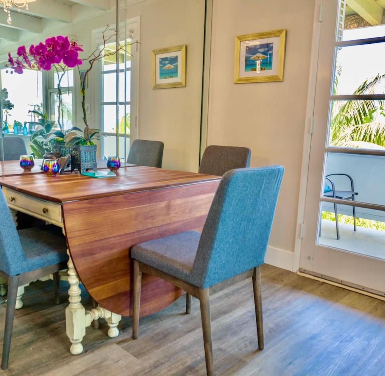 Stunningly Perfect New Remodel Galore Holiday home