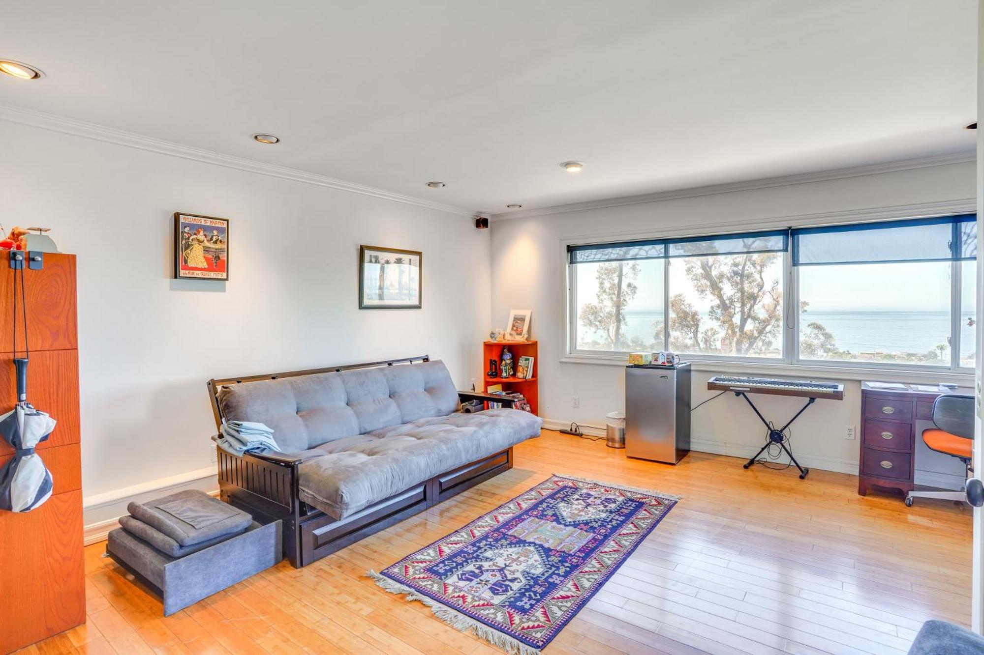 Holiday home Laguna Getaway With Patio And Clear Ocean Views!