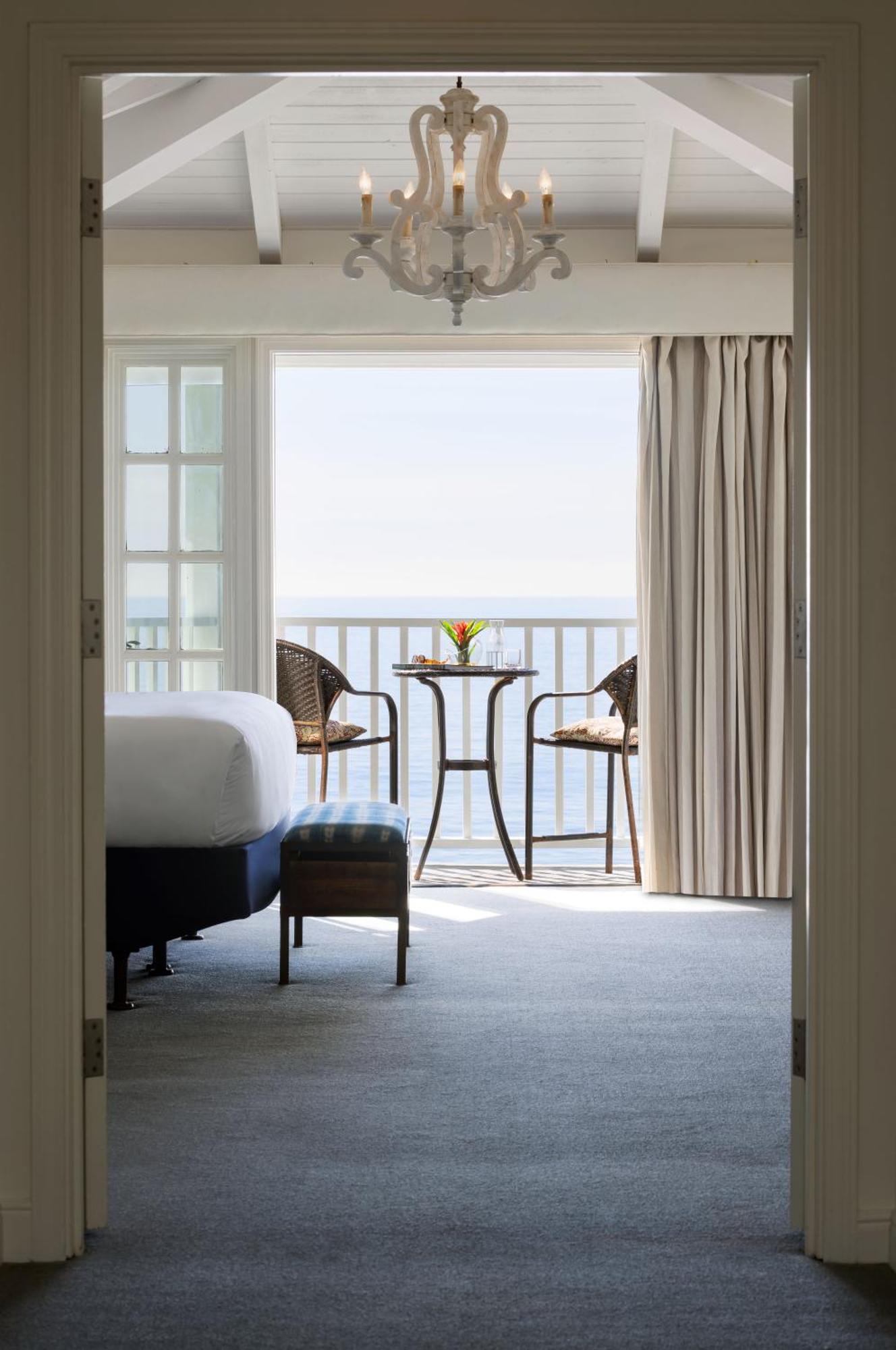 Hotel Pacific Edge