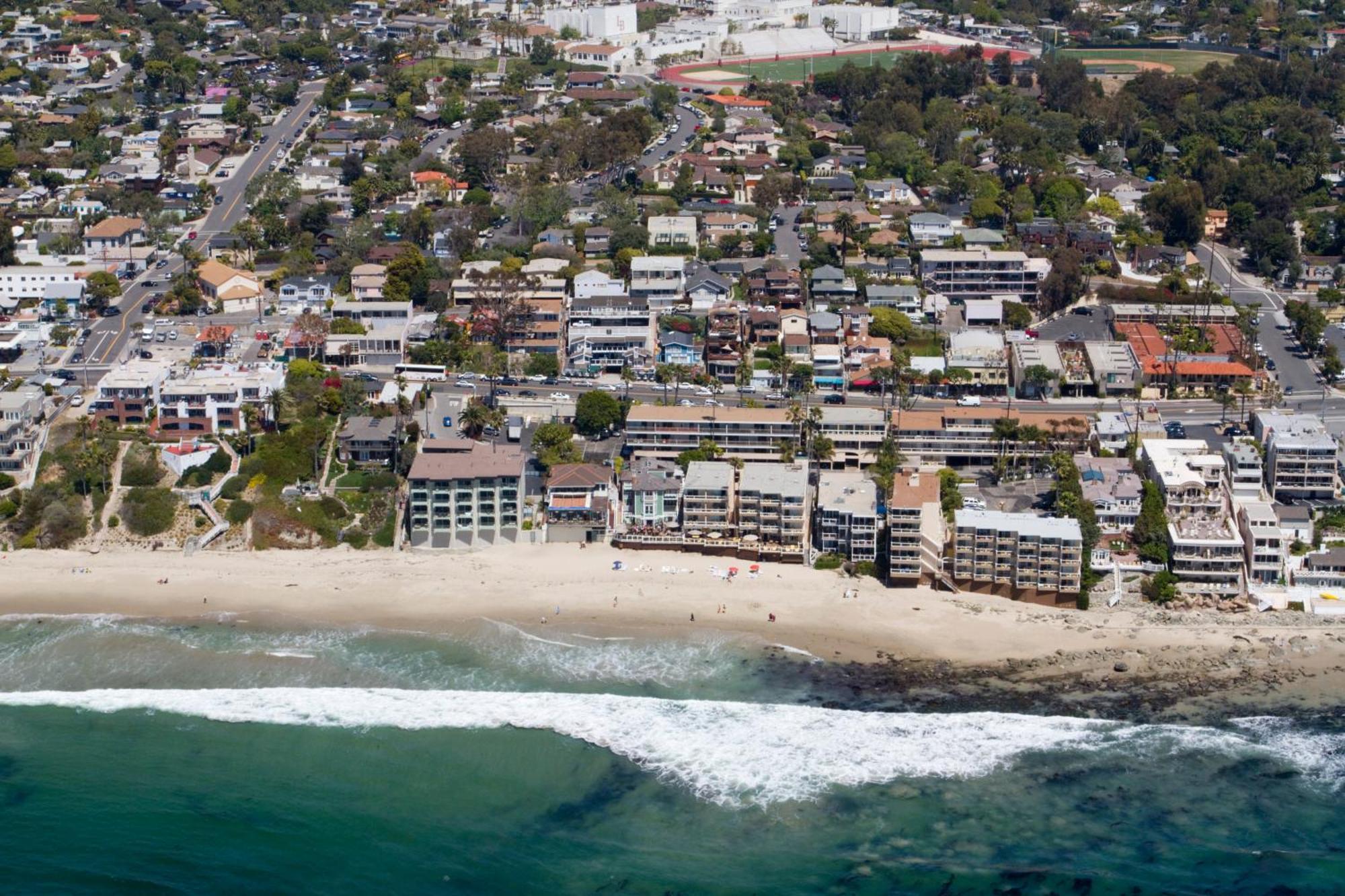 Hotel Pacific Edge