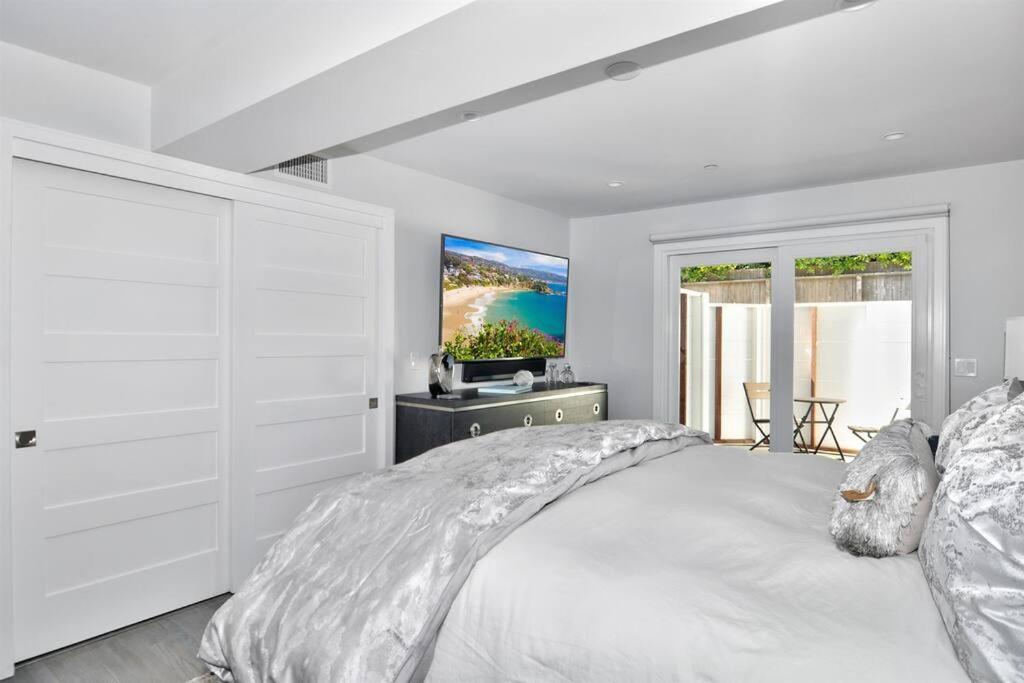 Laguna House *