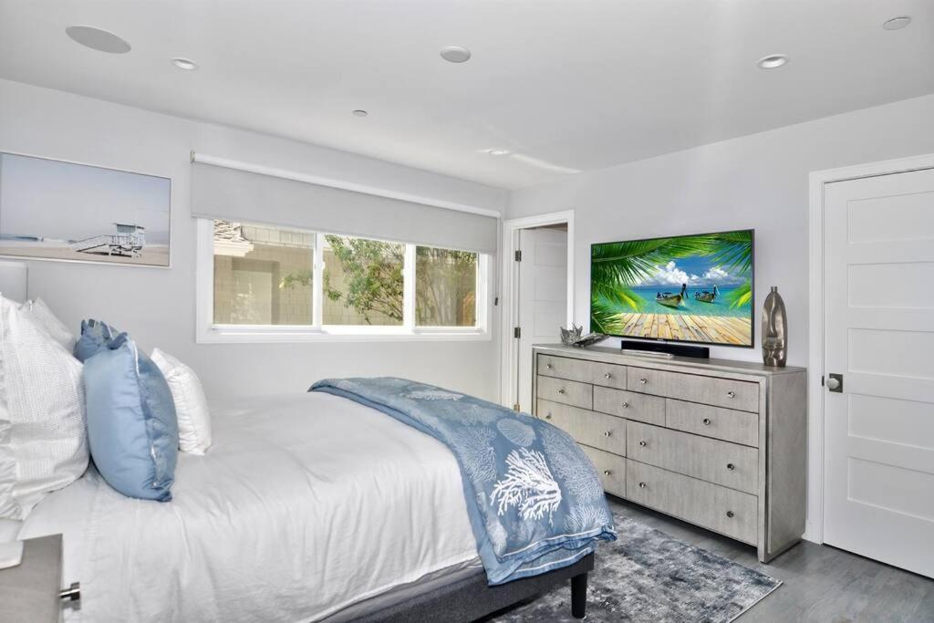 Laguna House *