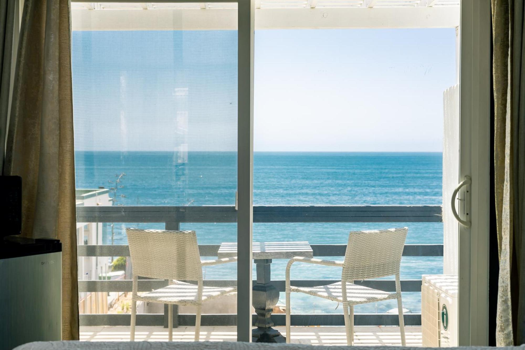Hotel Laguna Cove 3*