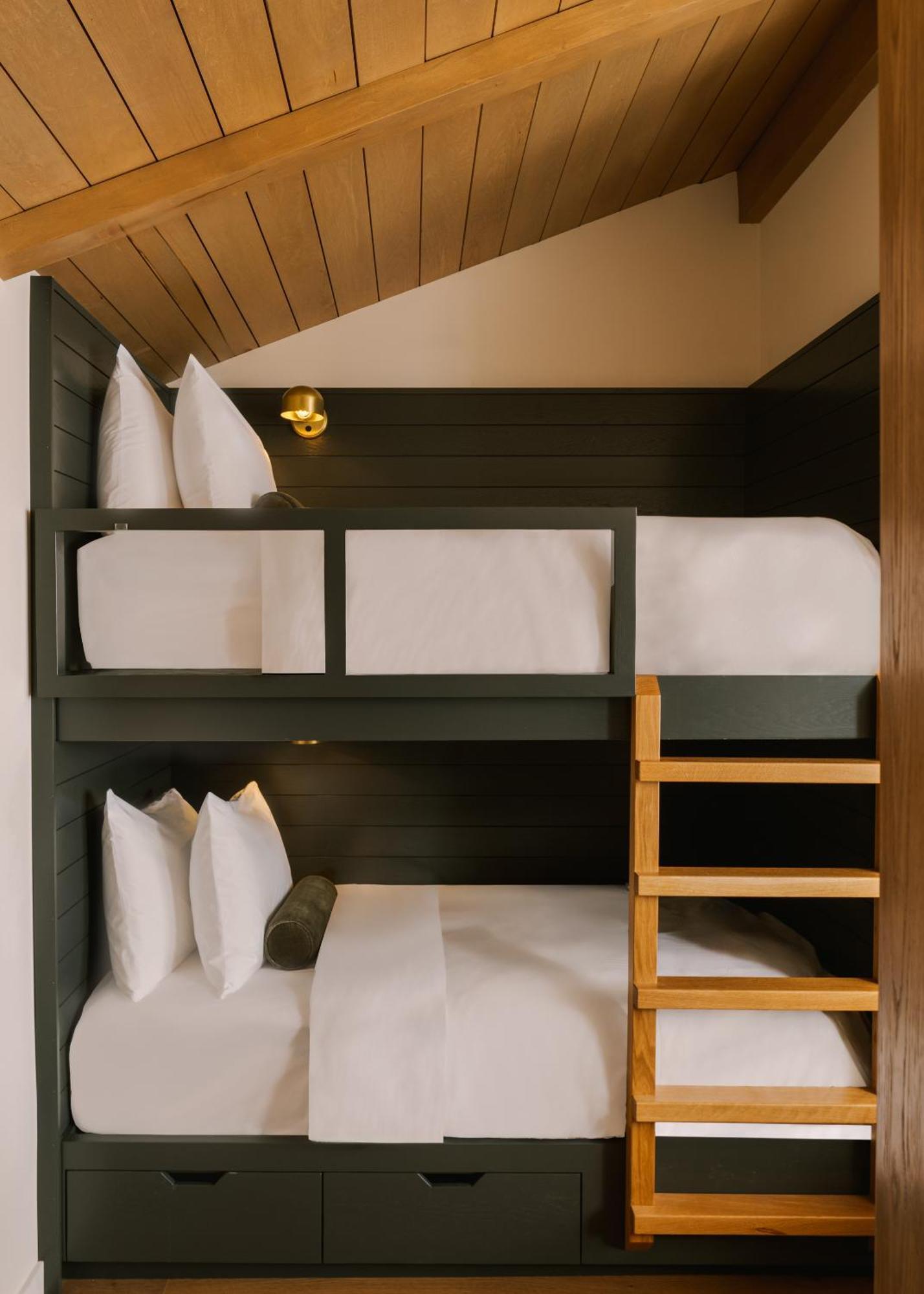 Sonder Woods Cove Hotel
