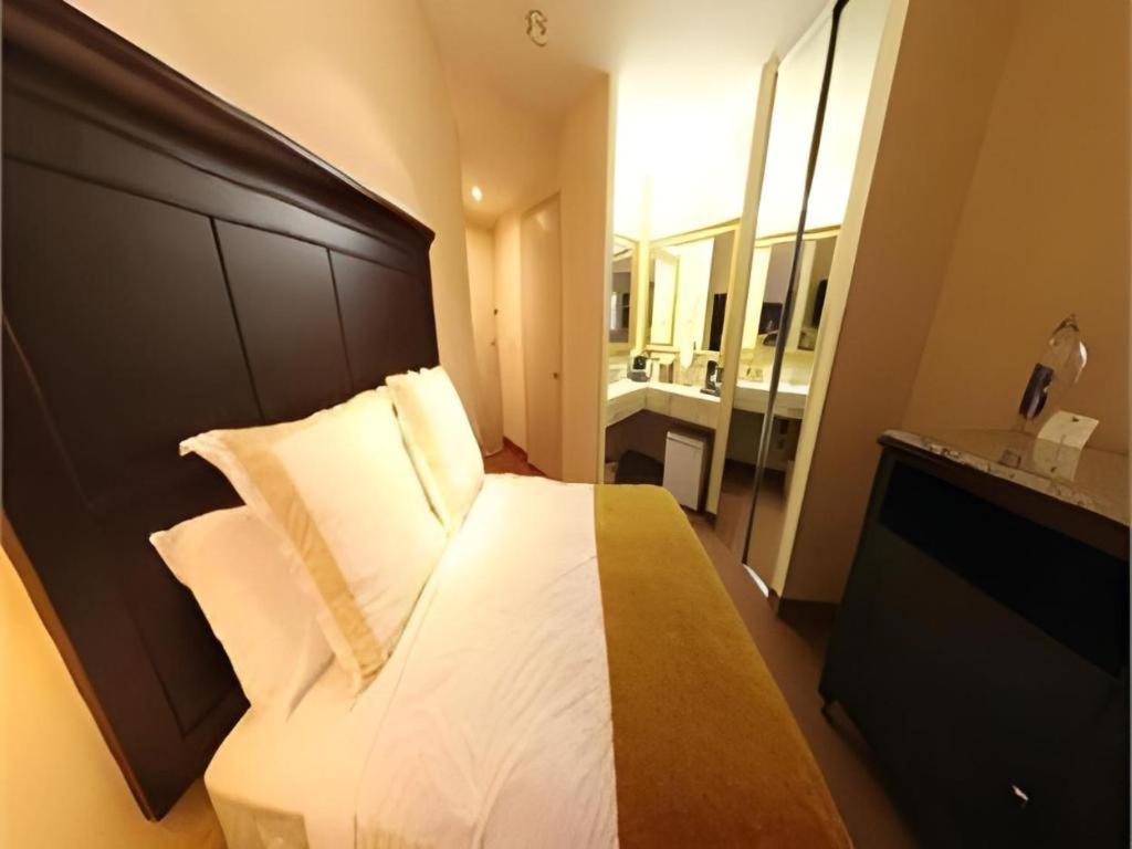 Hotel Laguna Brisas - A 3*