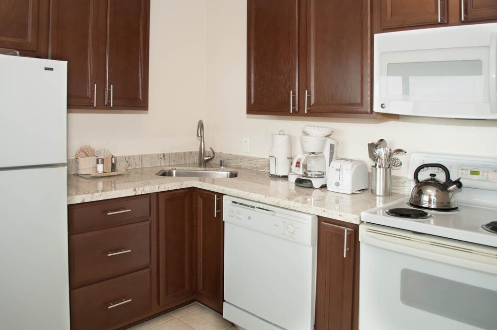 Resort Laguna Shores 2*
