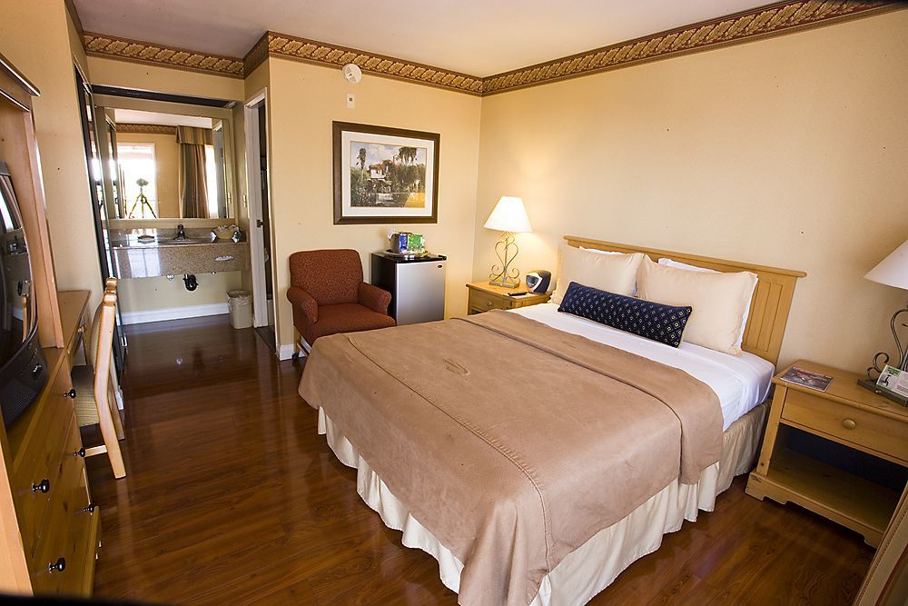 Inn Laguna 2*