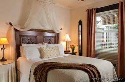 Casa Laguna & Hotel