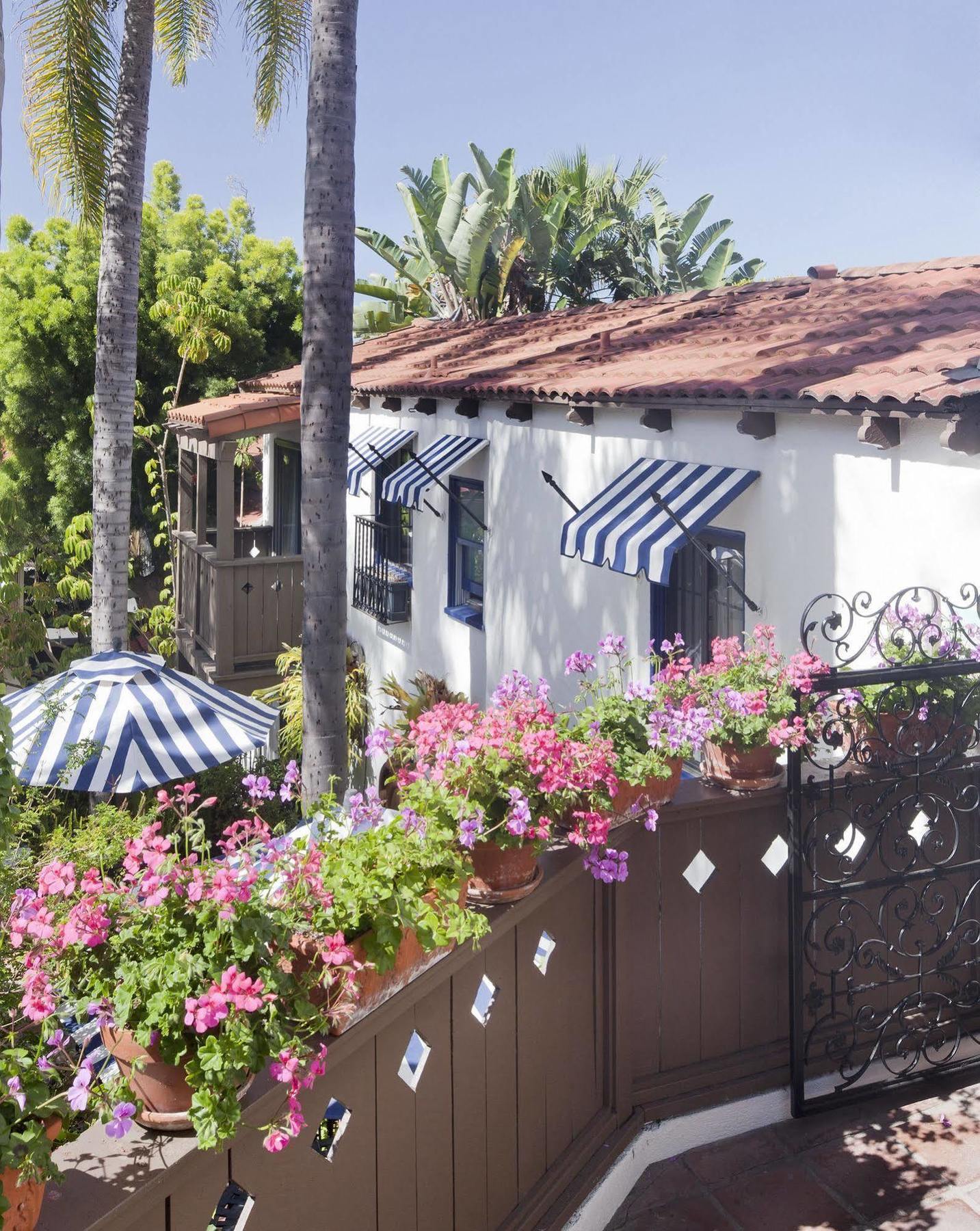 Casa Laguna & Hotel