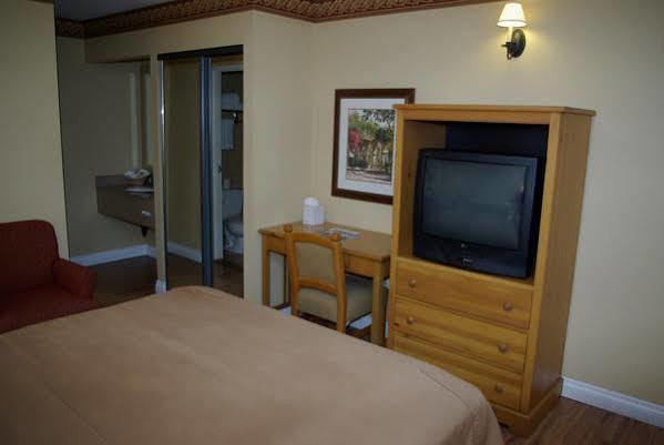 Inn Laguna