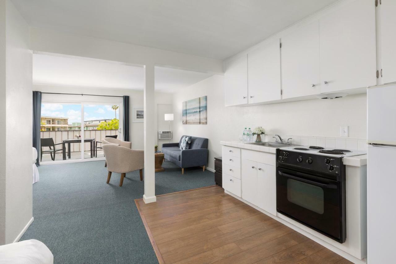 Hotel Pacific Edge