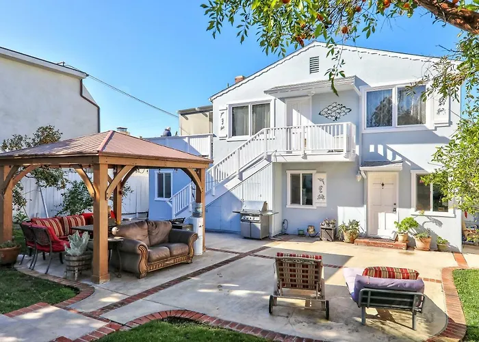 The Bright House At Laguna Beach