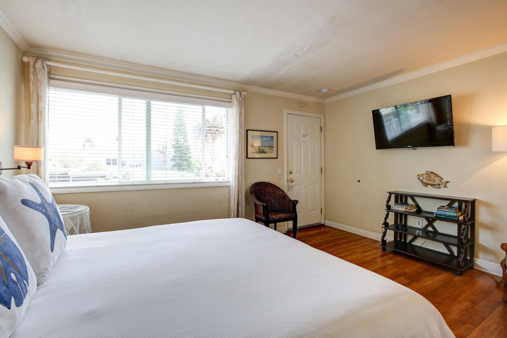 The Tides Laguna 2*