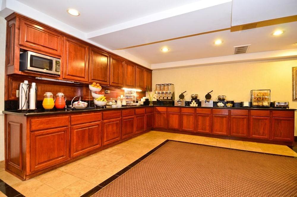 Laguna Brisas - A Hotel 3*