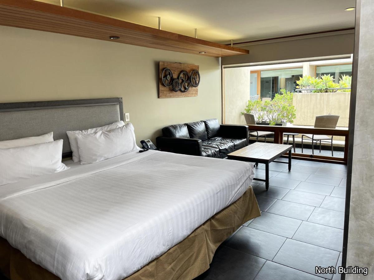 14 West Laguna