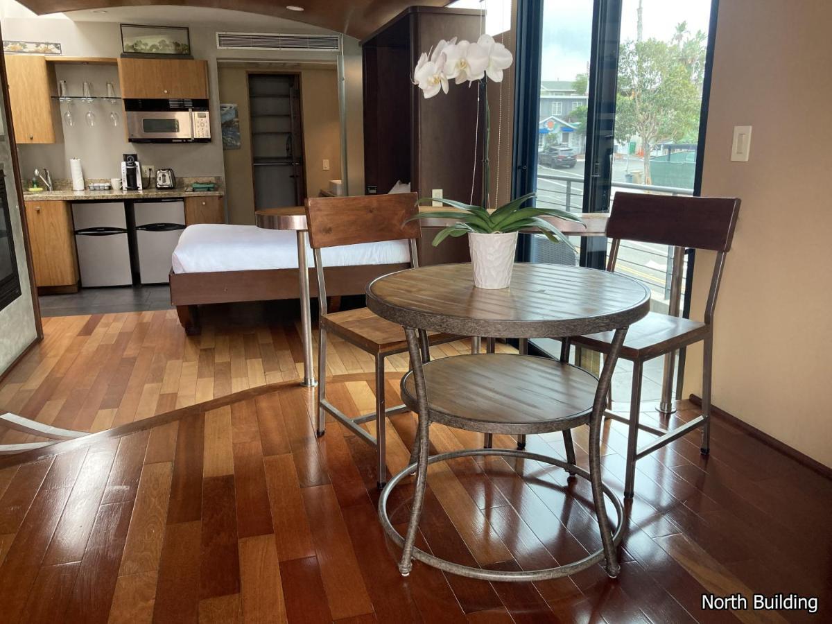 14 West Laguna Hotel 3*