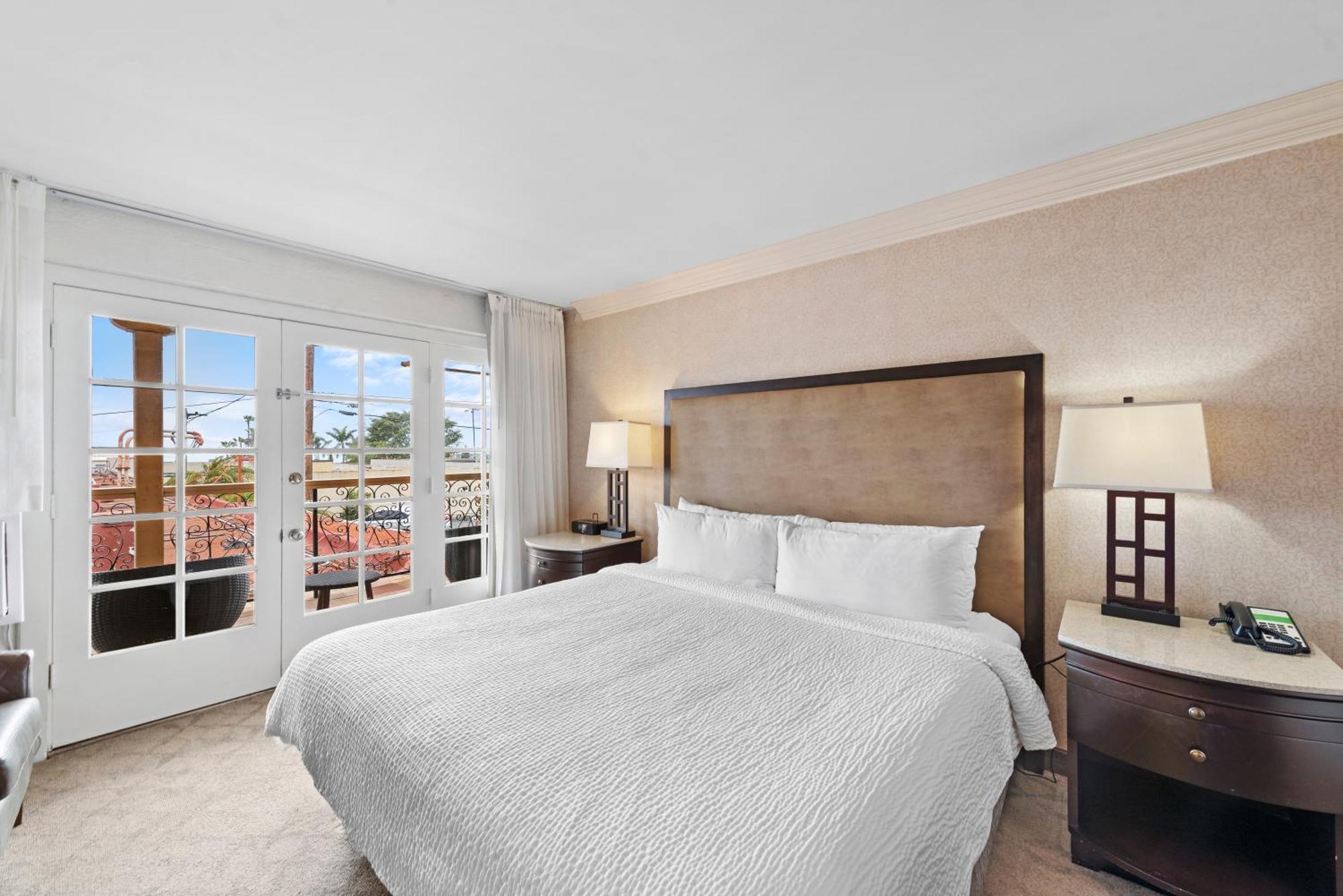 14 West Laguna