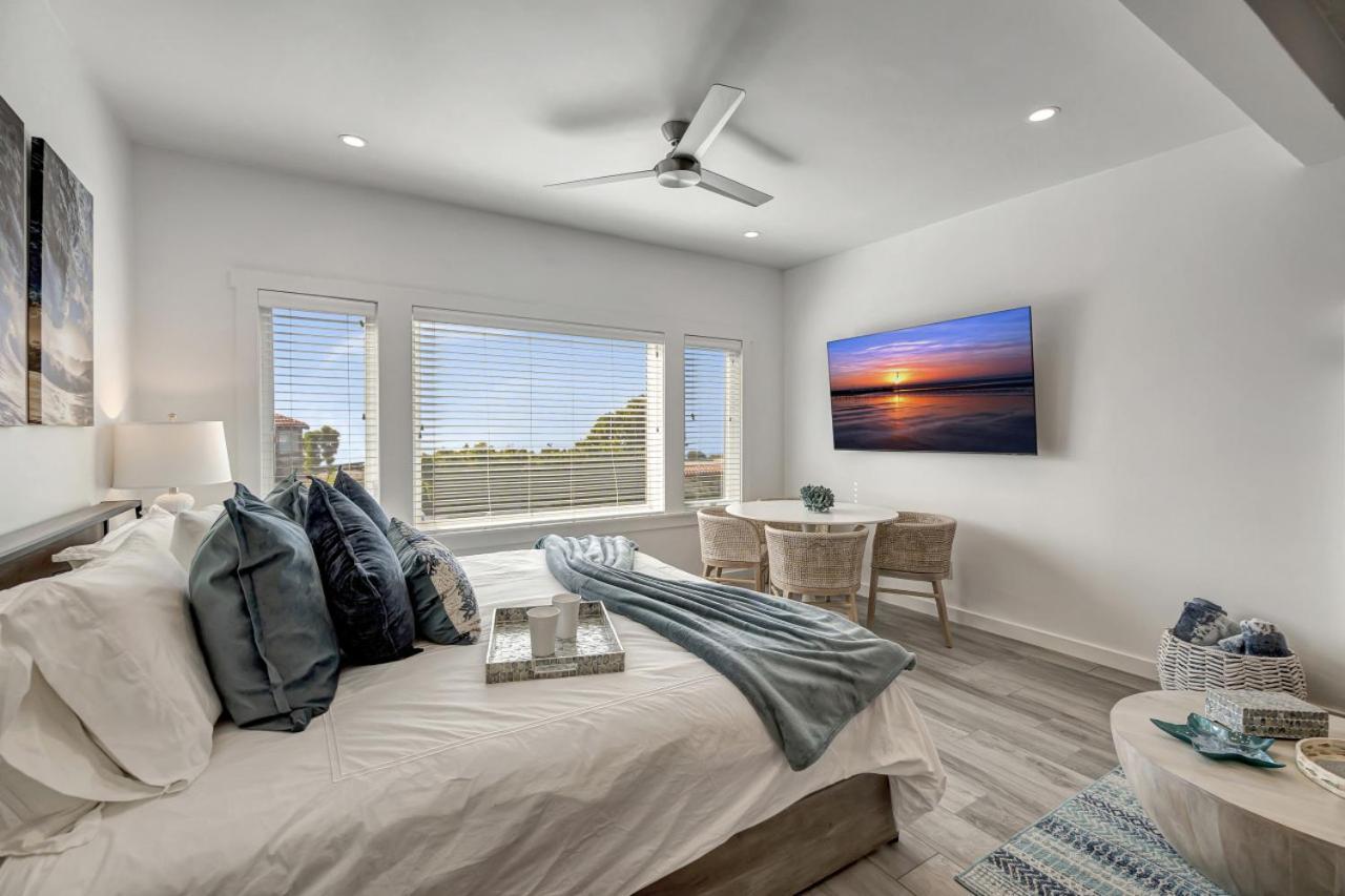 Country house Ocean Views! Steps From Victoria Beach, Lux Design *