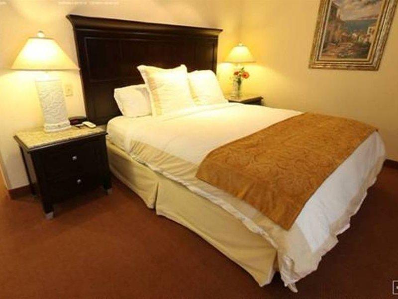 Hotel Laguna Brisas - A 3*